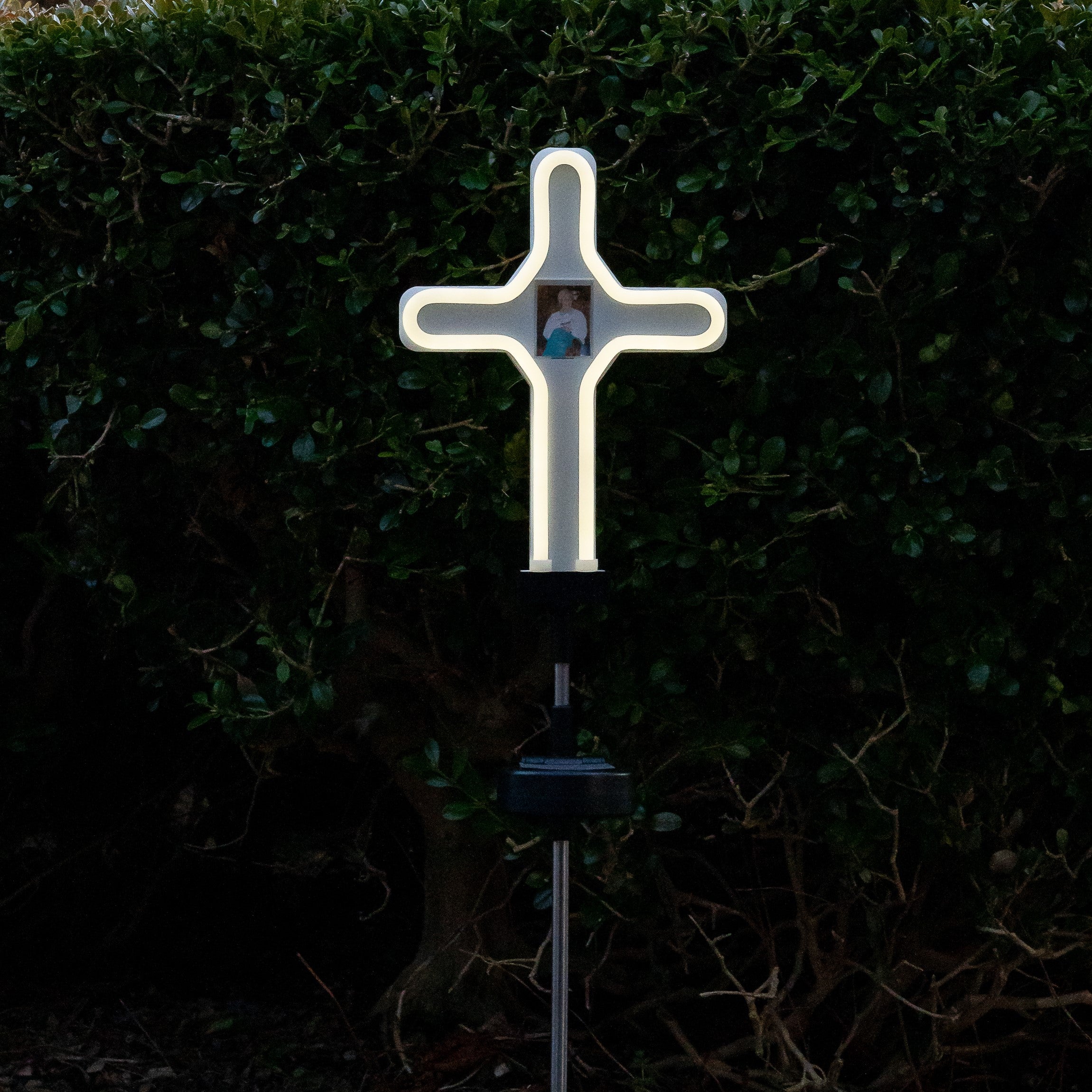 NEON CROSS