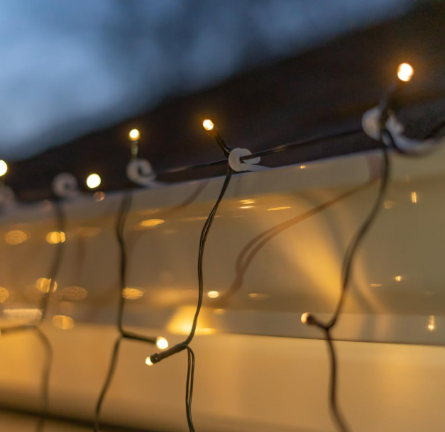 DROPLITE 100 Solar LED Curtain String Lights, Cool White