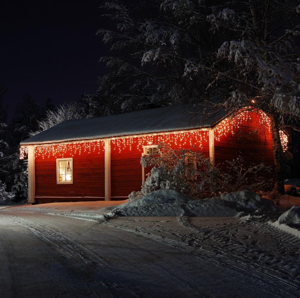 DROPLITE 100 Solar LED Curtain String Lights, Cool White